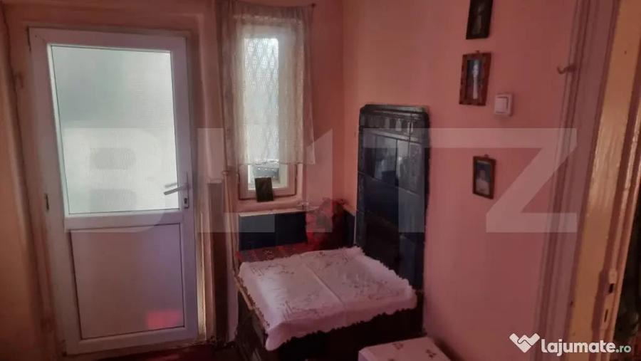 Casa de vanzare in Lipane?ti teren 900 mp, 4 camere - 15