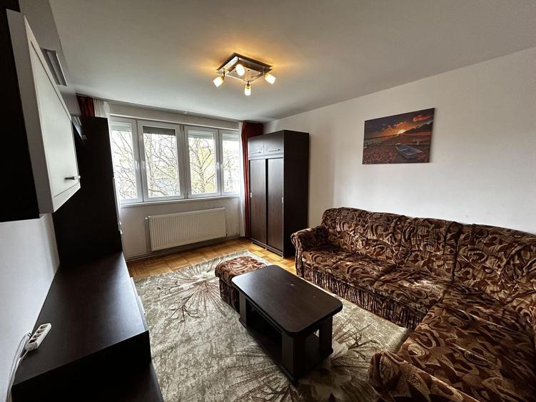 Apartament cu 2 camere decomandat, mobilat în Podgoria