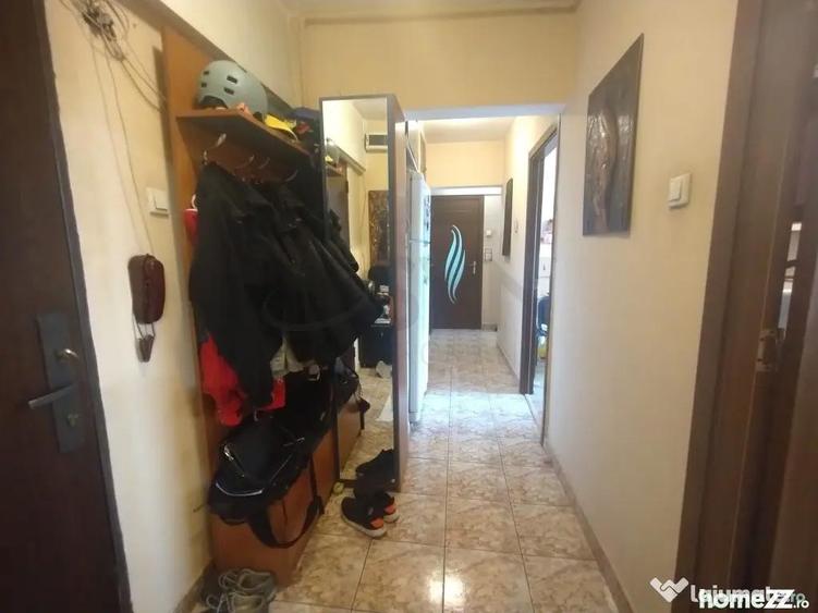Apartament cu 3 camere decomandat în Titulescu