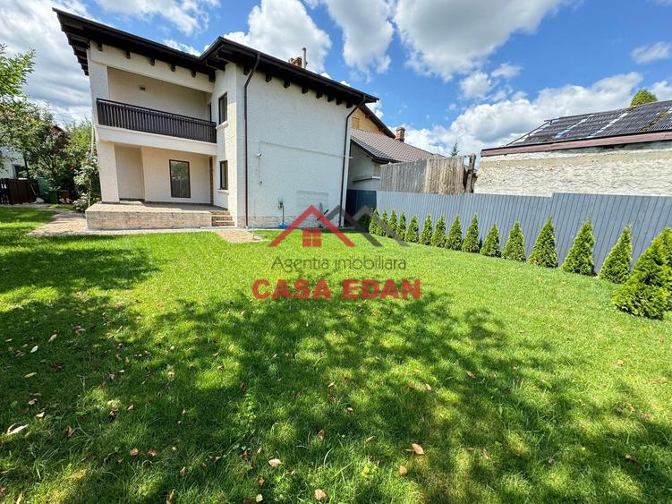 Casă individuală cu 6 camere cu Teren 550 Mp în Central