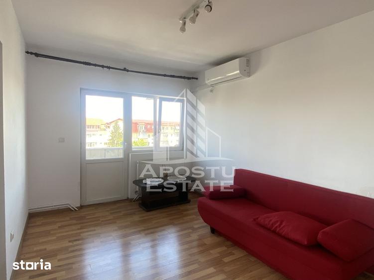 Apartament cu 3 camere, mobilat în Girocului
