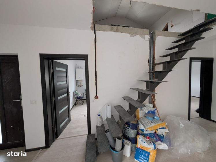 Casă cu 3 camere în Mărgineni