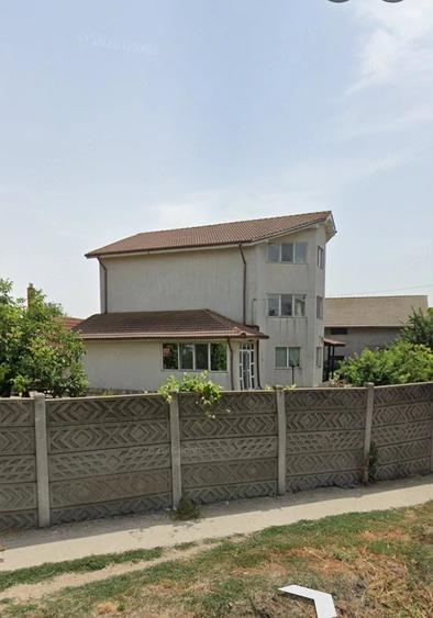 Casă cu Teren 2000 Mp în Cobadin