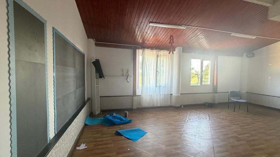 Casă individuală cu 11 camere cu Teren 1300 Mp în Pipera