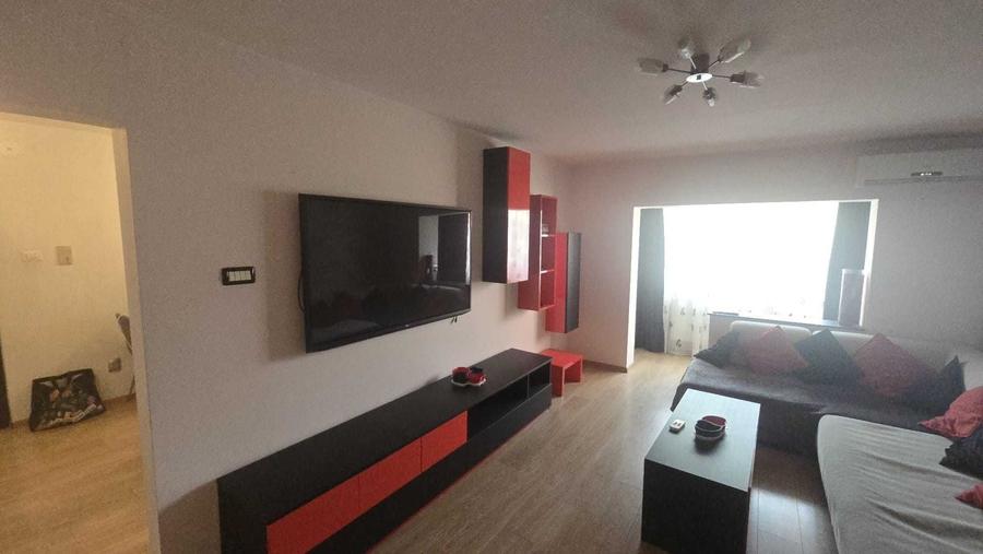 Apartament cu 3 camere decomandat în 1 Mai