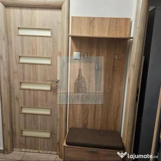 Garsonieră decomandată, mobilată în Astra