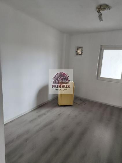 Apartament cu 4 camere decomandat în Autogară