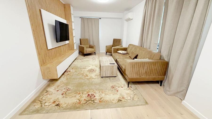 Apartament cu 3 camere decomandat, mobilat în Central