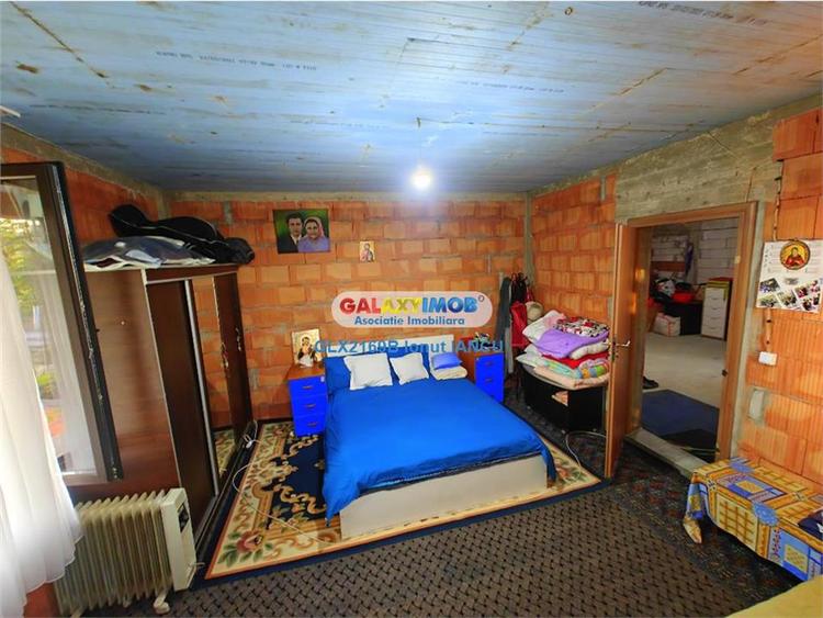 Casă cu 10 camere cu Teren 560 Mp în Clinceni