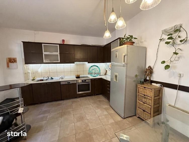 Casă cu 8 camere cu Teren 314 Mp în Central