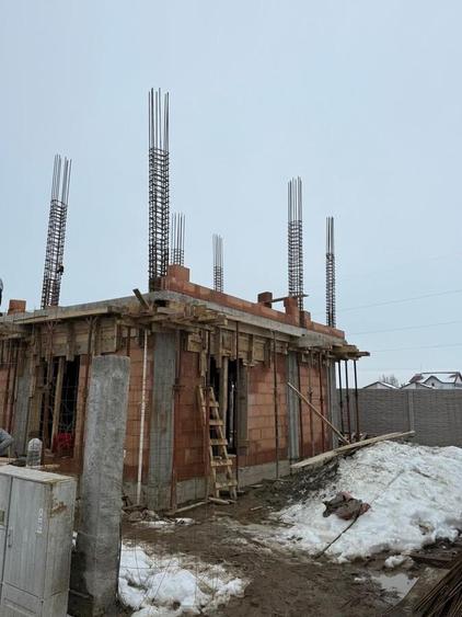 Casă cu 4 camere cu Teren 200 Mp în Pantelimon