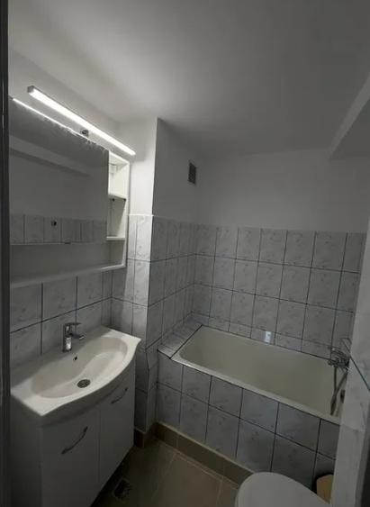 Apartament cu 2 camere semidecomandat, mobilat în Ștefan cel Mare
