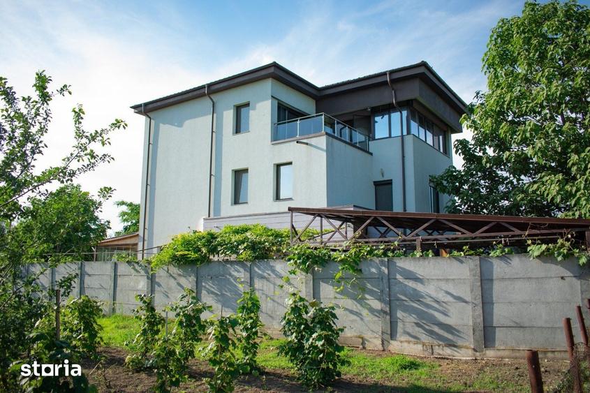 Casă cu 6 camere cu Teren 700 Mp în Crevedia