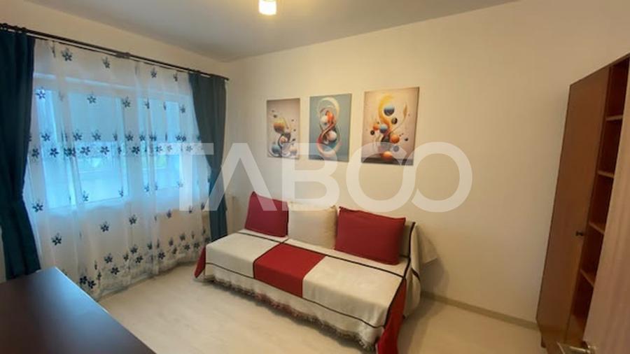 Apartament cu 3 camere decomandat, mobilat în Vasile Aaron