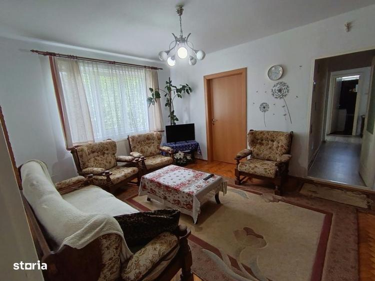 Apartament cu 4 camere în Săsar
