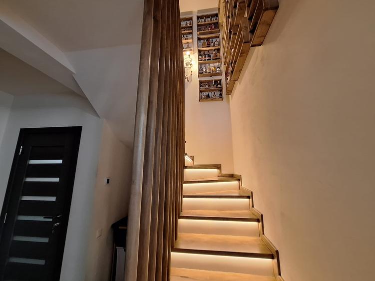 Duplex cu 5 camere cu Canalizare în Dezmir