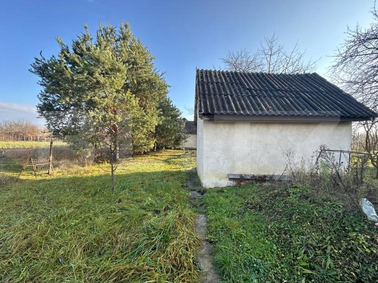 Teren Construcții intravilan de 2366 mp, în Bercu Roșu