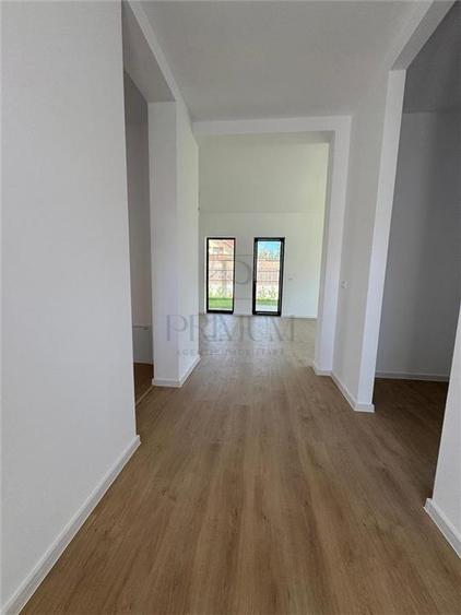 Duplex cu 4 camere cu Canalizare în Moșnița Nouă