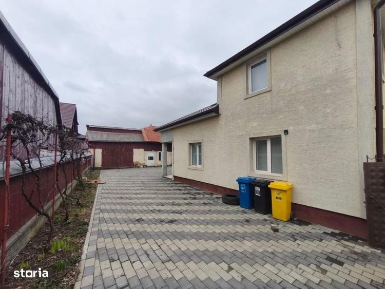 Casă cu 4 camere cu Teren 500 Mp în Central