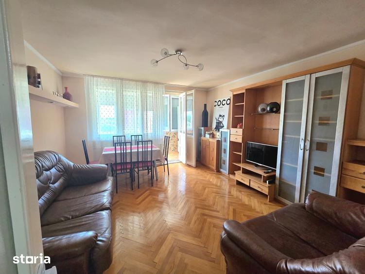 Apartament cu 3 camere decomandat, mobilat în Burdea
