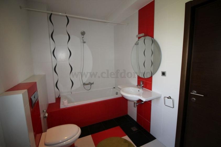 Casă individuală cu 5 camere cu Canalizare în Pipera
