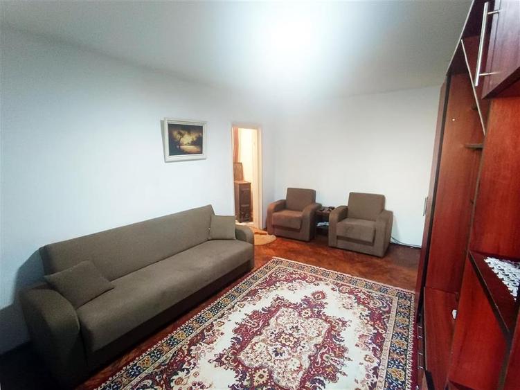 Apartament 2 camere in zona ultracentrala Moldova Noua - 2