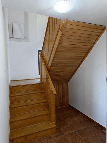 Casă cu 6 camere cu Teren 500 Mp în Păun