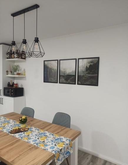 Apartament cu 3 camere decomandat în Între Lacuri