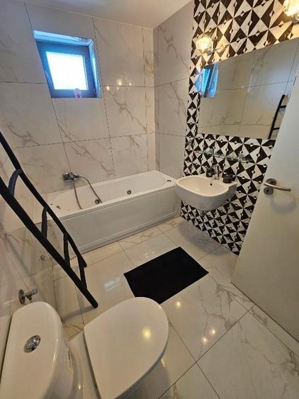Apartament cu 3 camere decomandat în Sisești