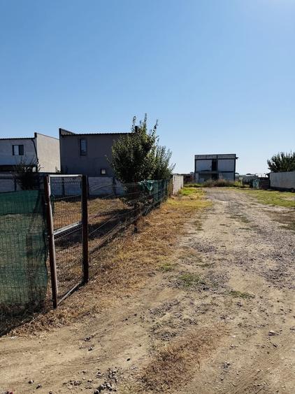 Teren de 662 mp, în Costi