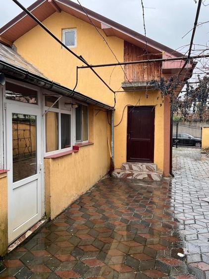 Casă cu 4 camere în Central