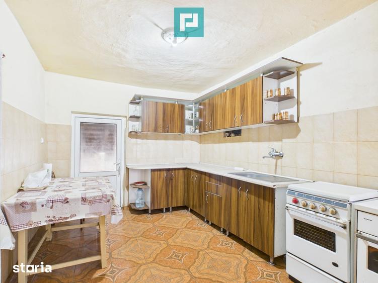 Casă cu 4 camere cu Teren 1473 Mp în Central