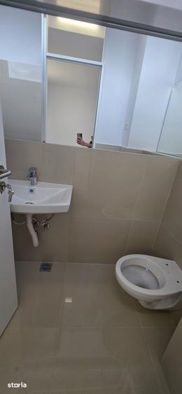 Casă cu 6 camere cu Teren 180 Mp în Grivița
