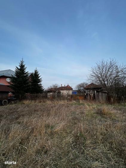 Casă cu 2 camere cu Teren 4000 Mp în Ulmi