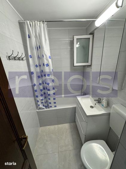Apartament cu 3 camere, mobilat în Vitan