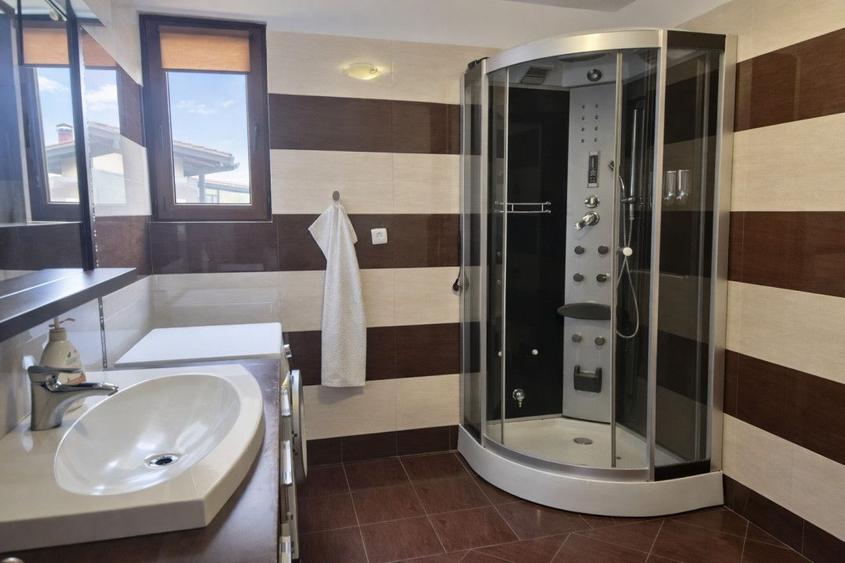 Casă individuală cu 4 camere cu Canalizare în Hipodrom 4