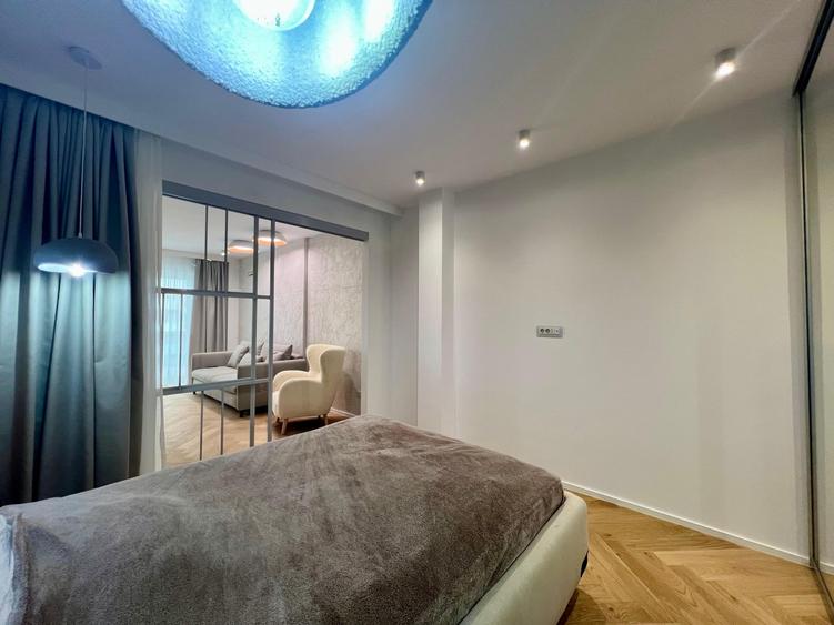 Apartament cu 2 camere semidecomandat, mobilat în Mărăști