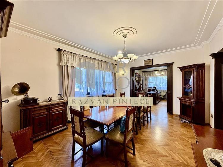 Casă individuală cu 6 camere cu Teren 370 Mp în Ultracentral
