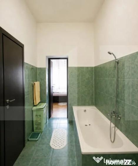Apartament cu 5 camere decomandat în Central