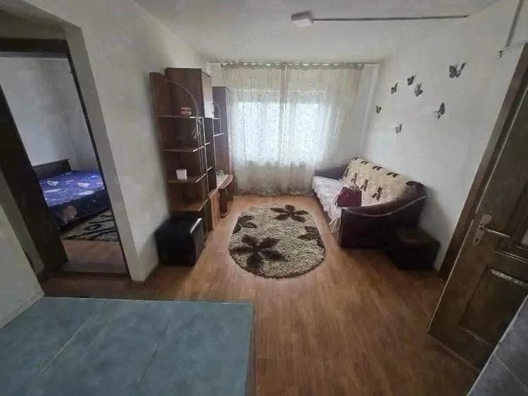 De vanzare apartament cu 3 camere, situat central, zona Politiei, mobilat Pret 45000euro - 6