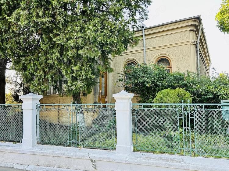Casă cu 2 camere cu Teren 1500 Mp în Pod