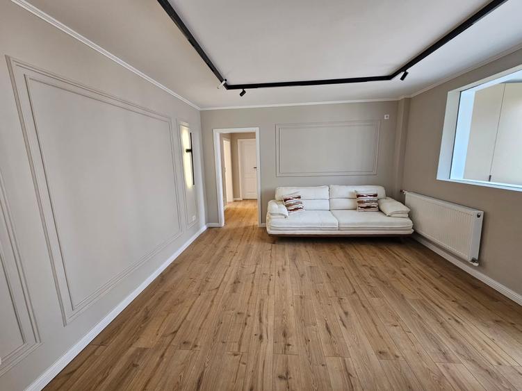 Apartament 3 Camere Renovat ( Mobilat si Utilat - totul nou ) - 1