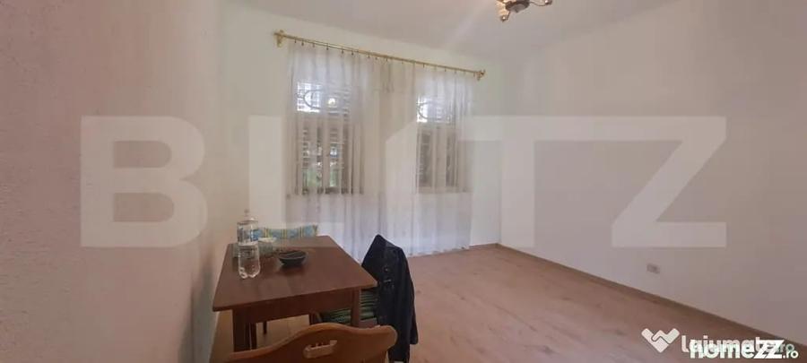Casă cu 5 camere cu Teren 500 Mp în Berivoi