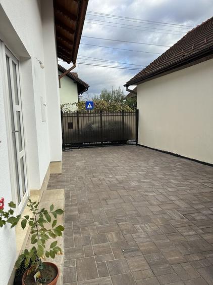 Casă cu 4 camere în Șelimbăr