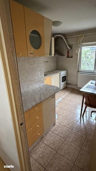 Apartament cu 3 camere decomandat în Apusului