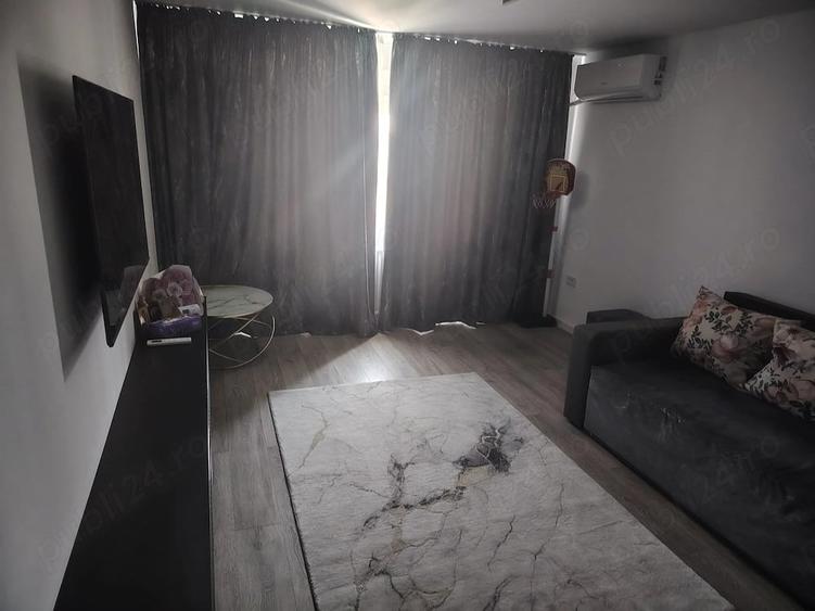 Apartament cu 3 camere decomandat în Buzaului