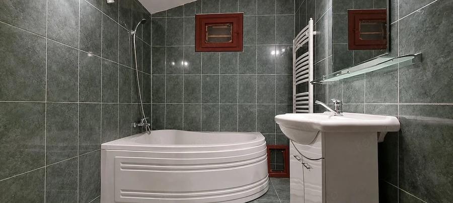 Casă cu Teren 1450 Mp în Nord