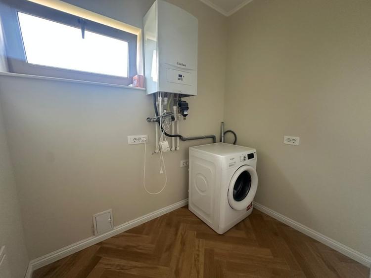 Casă individuală cu 4 camere cu Canalizare în Micești