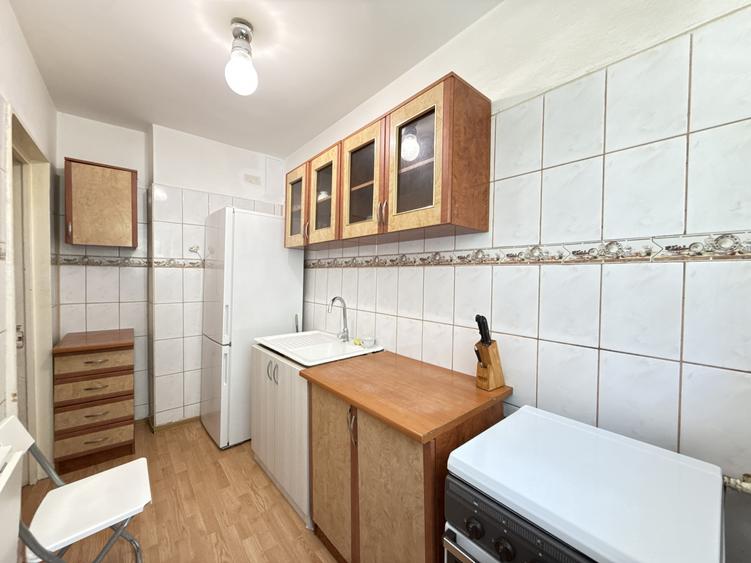 Apartament cu 3 camere decomandat în Giurgiului