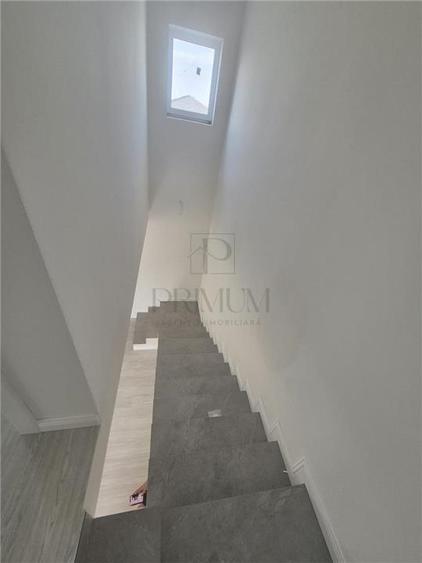Duplex cu 4 camere cu Teren 300 Mp în Moșnița Nouă